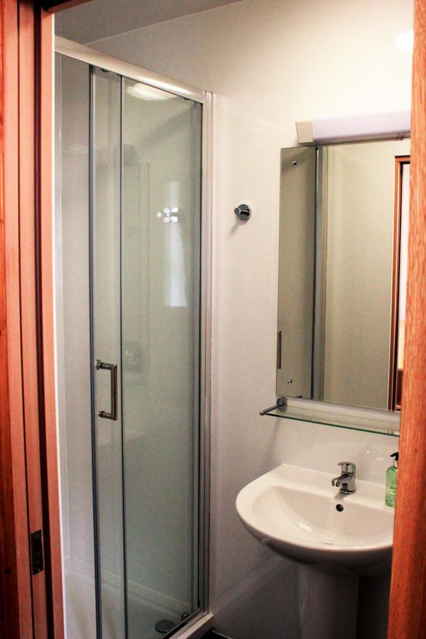 Black Isle Bar & Rooms Inverness Ngoại thất bức ảnh