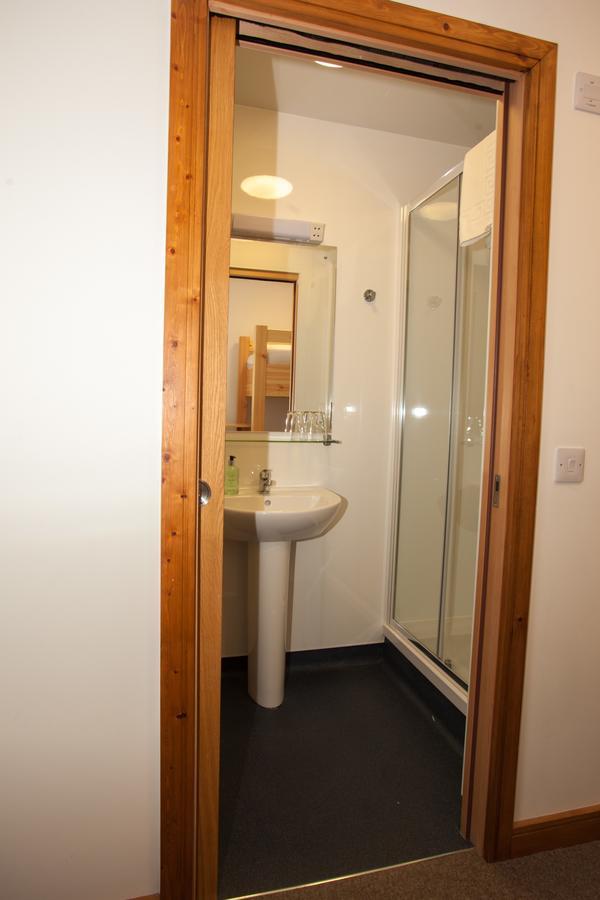Black Isle Bar & Rooms Inverness Ngoại thất bức ảnh
